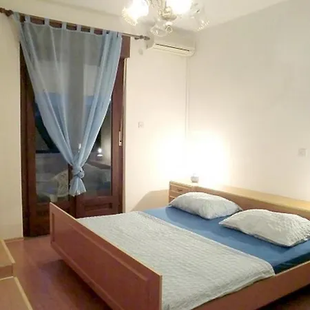 For Families With Children Banjol, Rab - 16645 Apartment