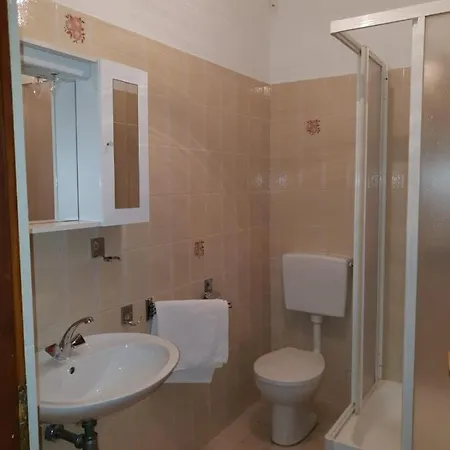 Apartment For Families With Children Banjol, Rab - 16645